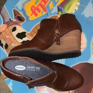 Dr. Scholl's Women's Tan Wedge Booties